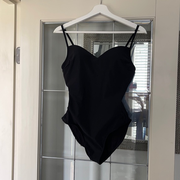 Newport News Other - ♦️♦️SOLD♦️♦️Newport News one pc bathing suit